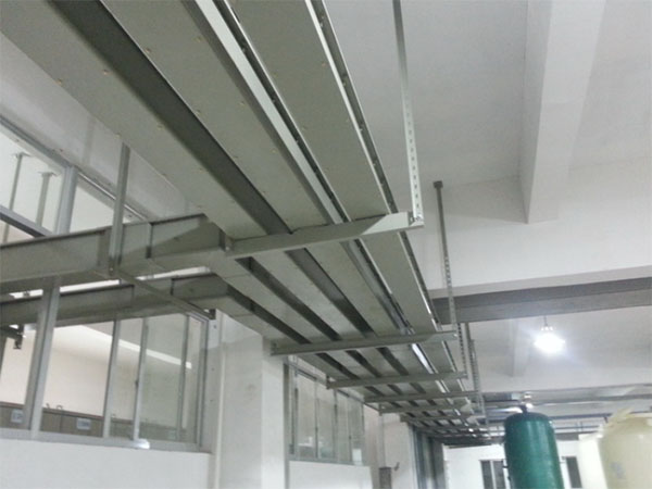 济南电缆桥架材料怎么选？专家帮你解析优缺点！